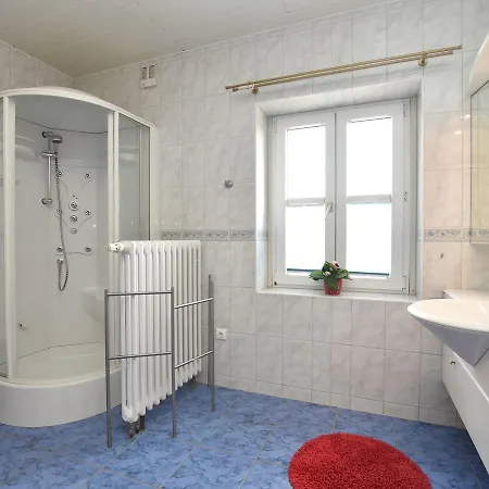 Lovely In With Fireplace Apartment *